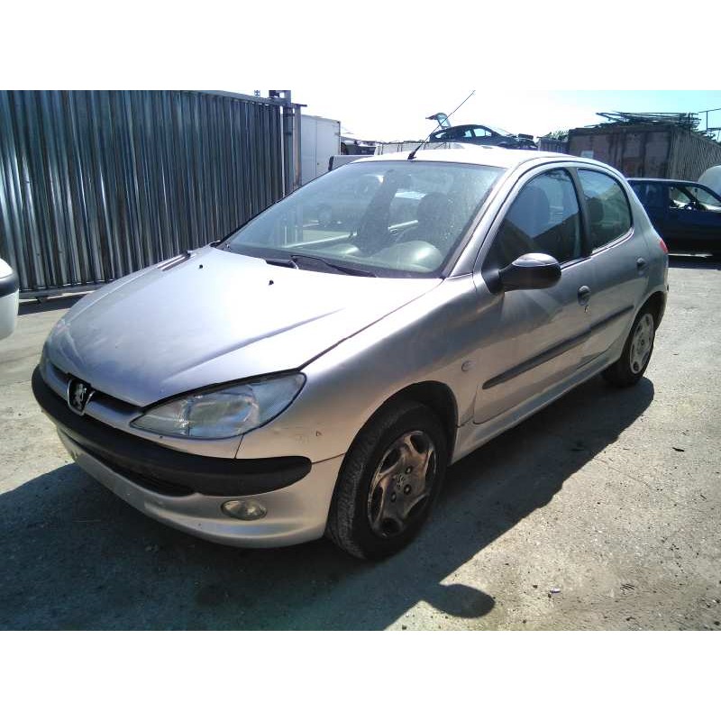 peugeot 206 berlina del año 2000