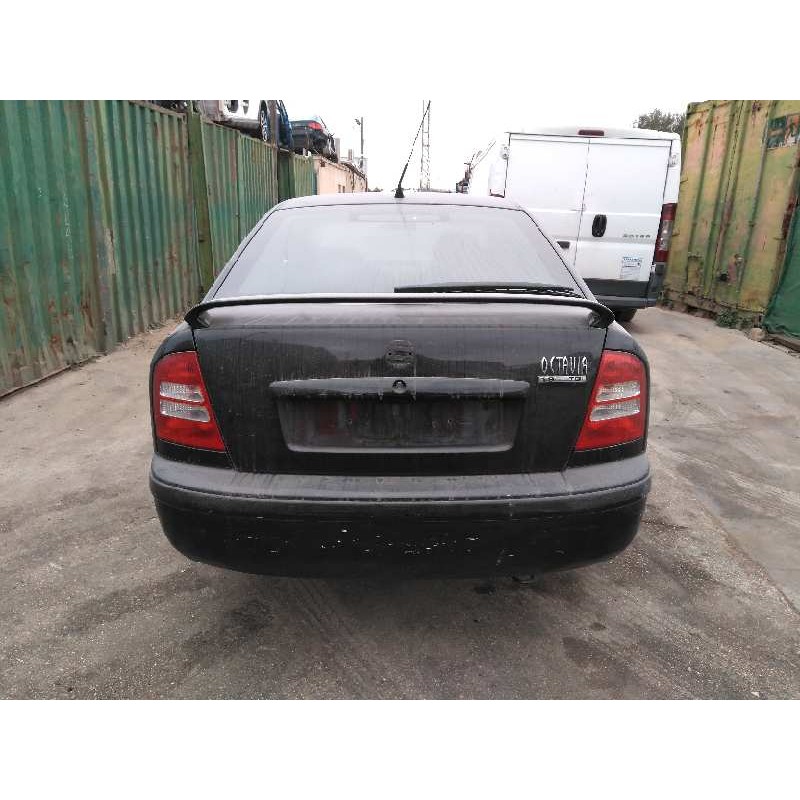 skoda octavia berlina (1u2) del año 2004