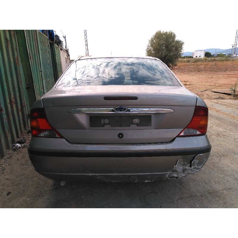 ford focus berlina (cak) del año 2004