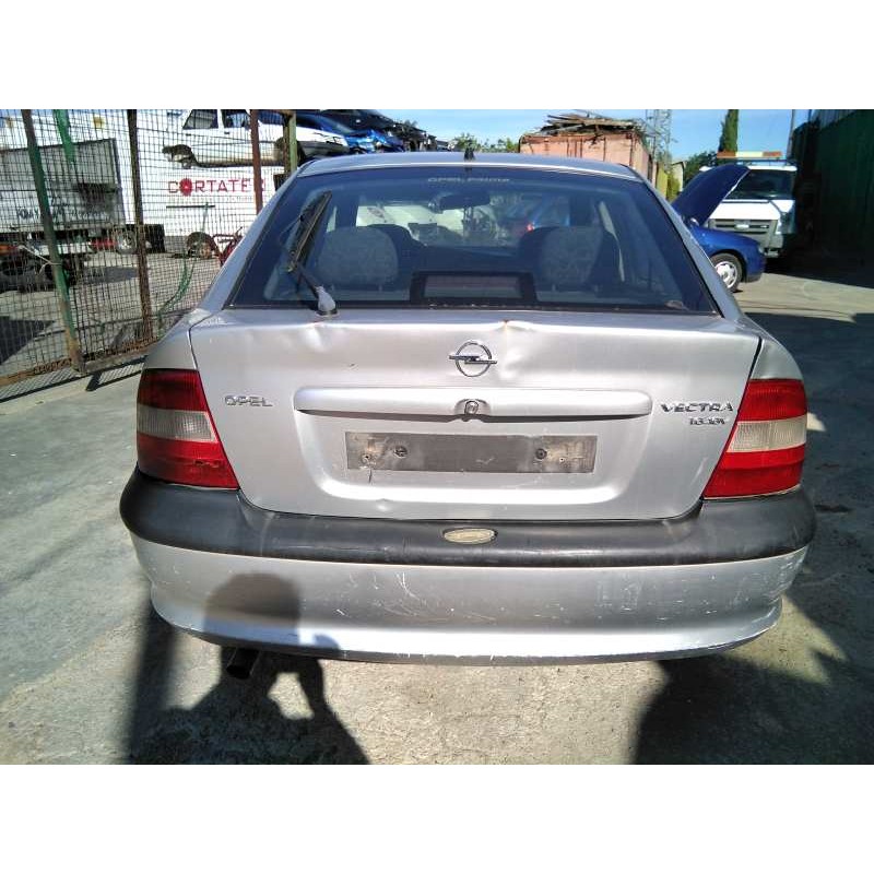 opel vectra b berlina del año 1998
