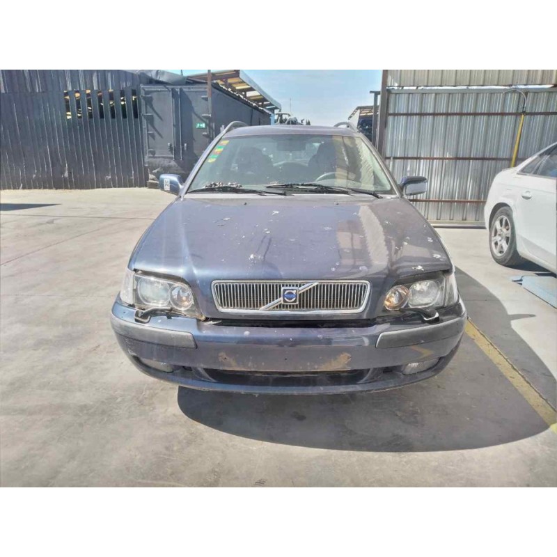 volvo v40 familiar del año 2003
