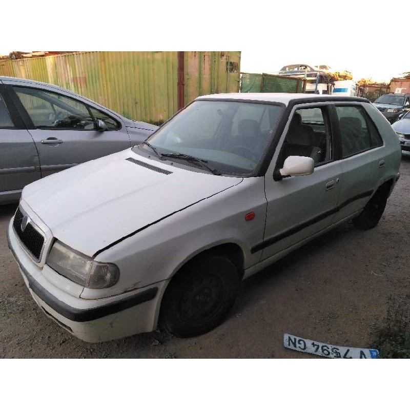 skoda felicia berlina ( 791) del año 1999