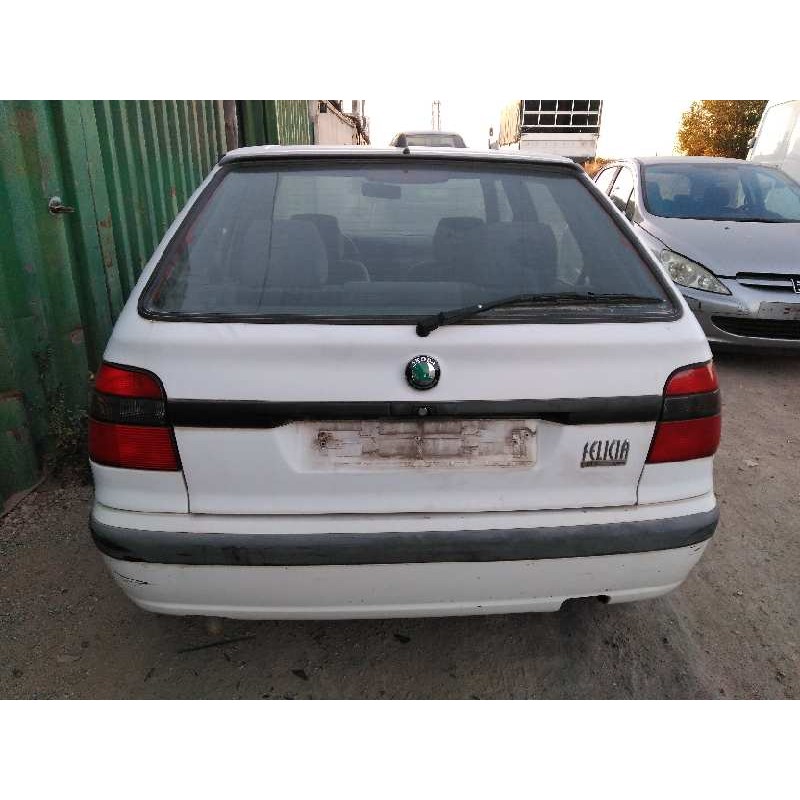 skoda felicia berlina ( 791) del año 1999