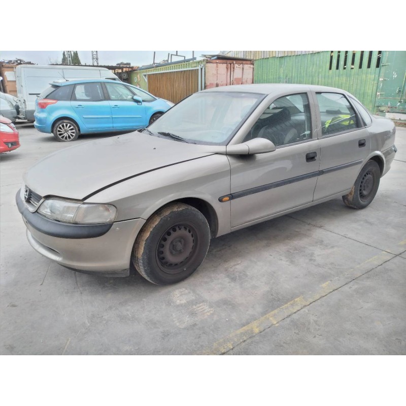 opel vectra b berlina del año 1996