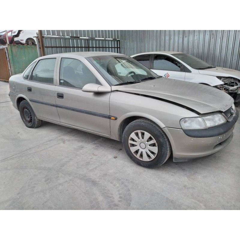 opel vectra b berlina del año 1996