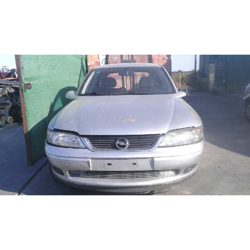 opel vectra b berlina del año 2001