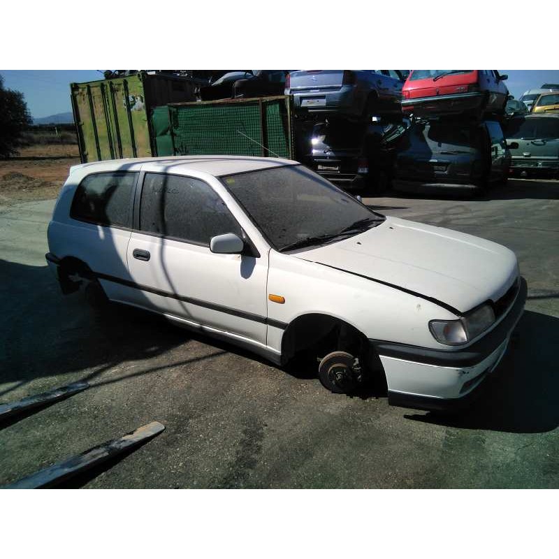 nissan sunny berlina (n14) del año 1993