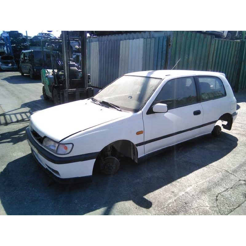 nissan sunny berlina (n14) del año 1993
