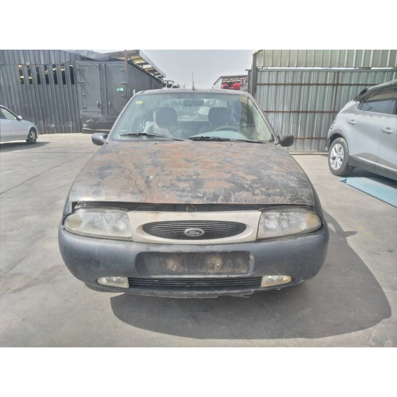 ford fiesta berlina del año 1998