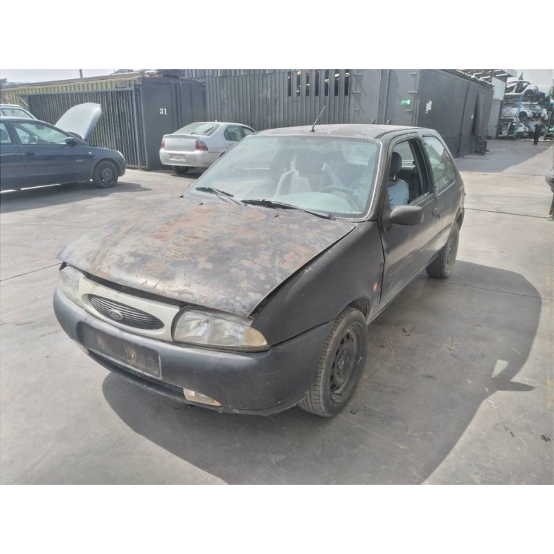 ford fiesta berlina del año 1998