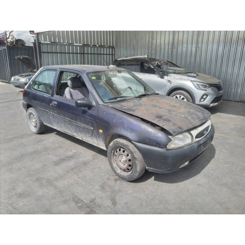 ford fiesta berlina del año 1998