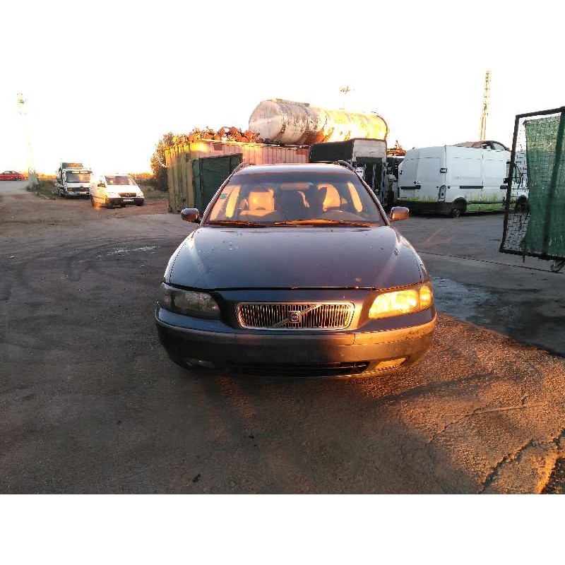 volvo v70 familiar del año 2004