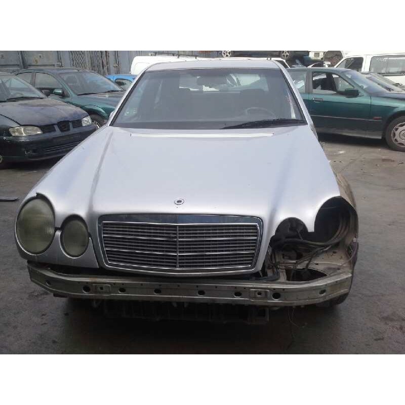 mercedes-benz clase e (w210) berlina del año 1996