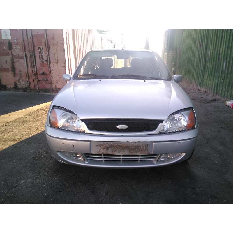 ford fiesta berlina (dx) del año 2001