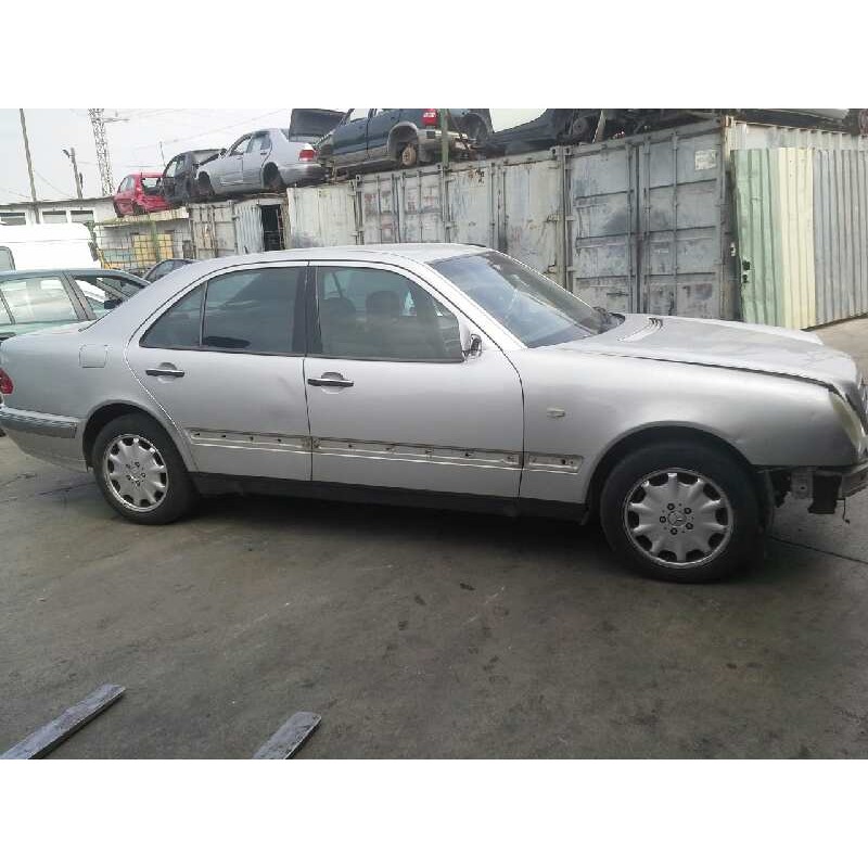 mercedes-benz clase e (w210) berlina del año 1996