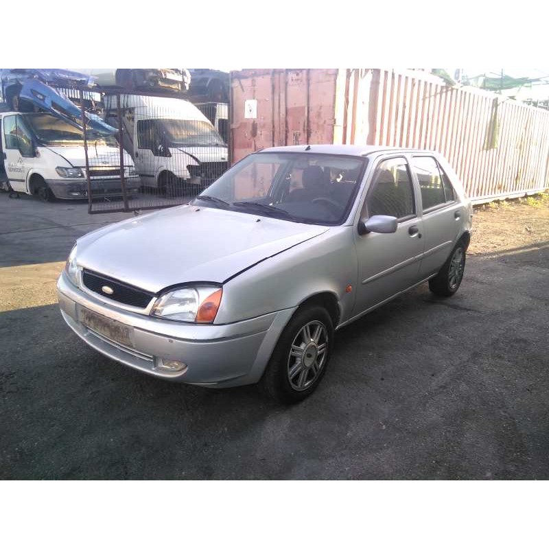 ford fiesta berlina (dx) del año 2001