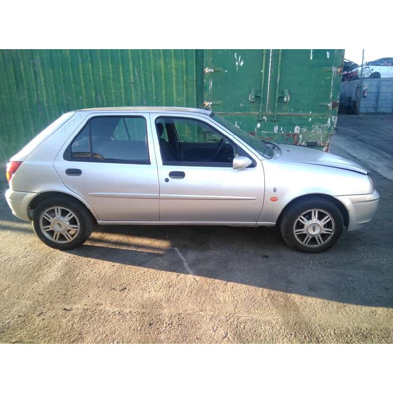 ford fiesta berlina (dx) del año 2001