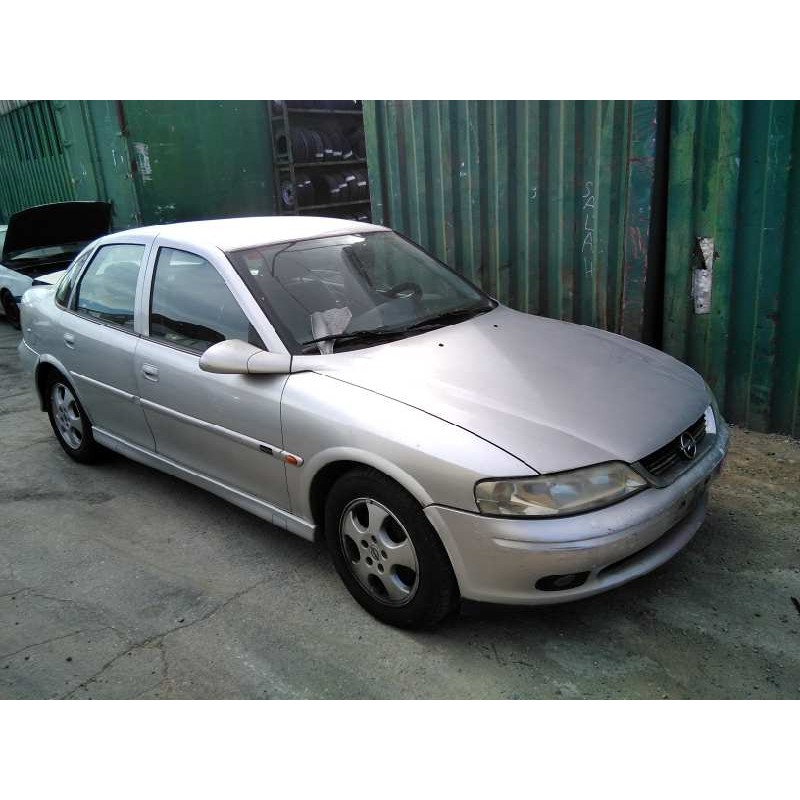 opel vectra b berlina del año 2001