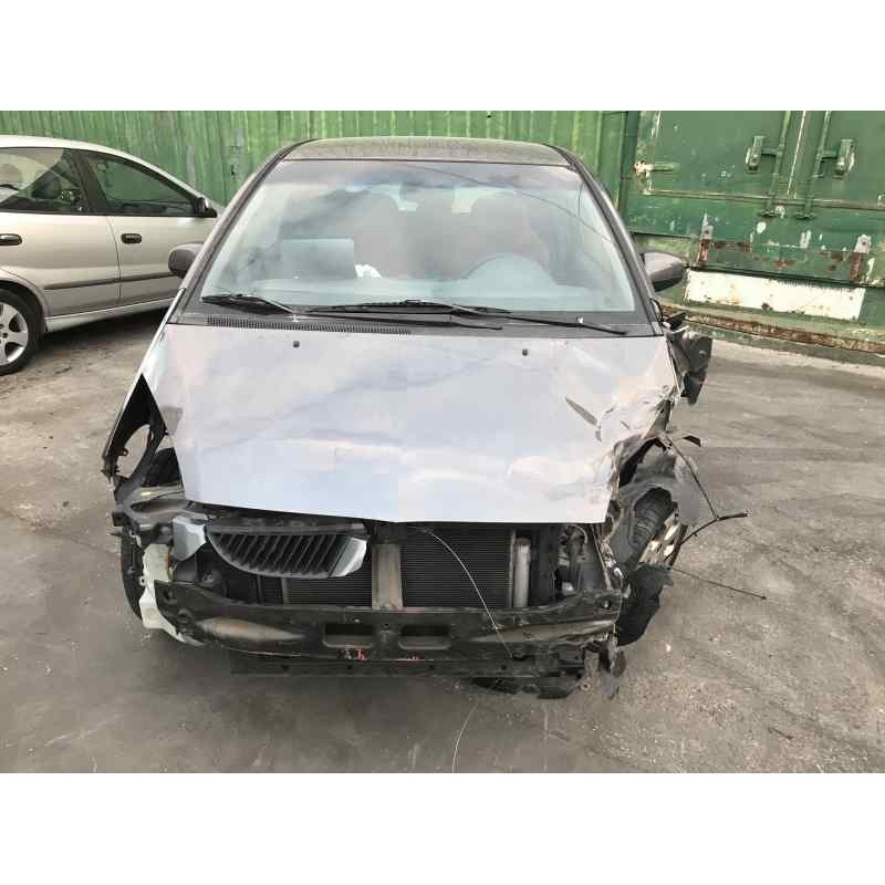 mitsubishi colt berlina 3 (cz) del año 2007