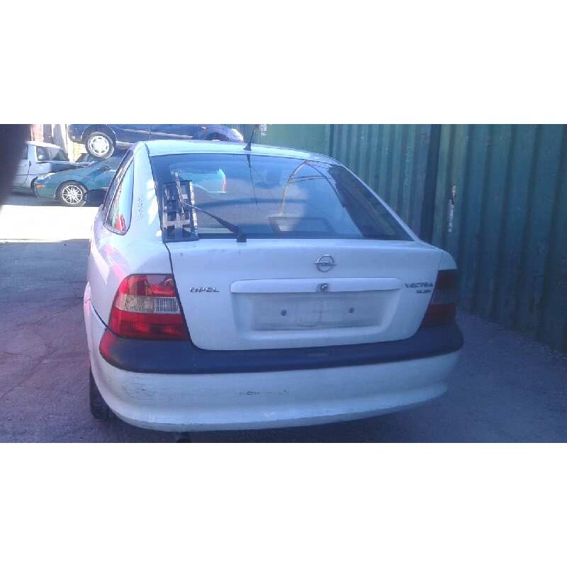 opel vectra b berlina del año 1998