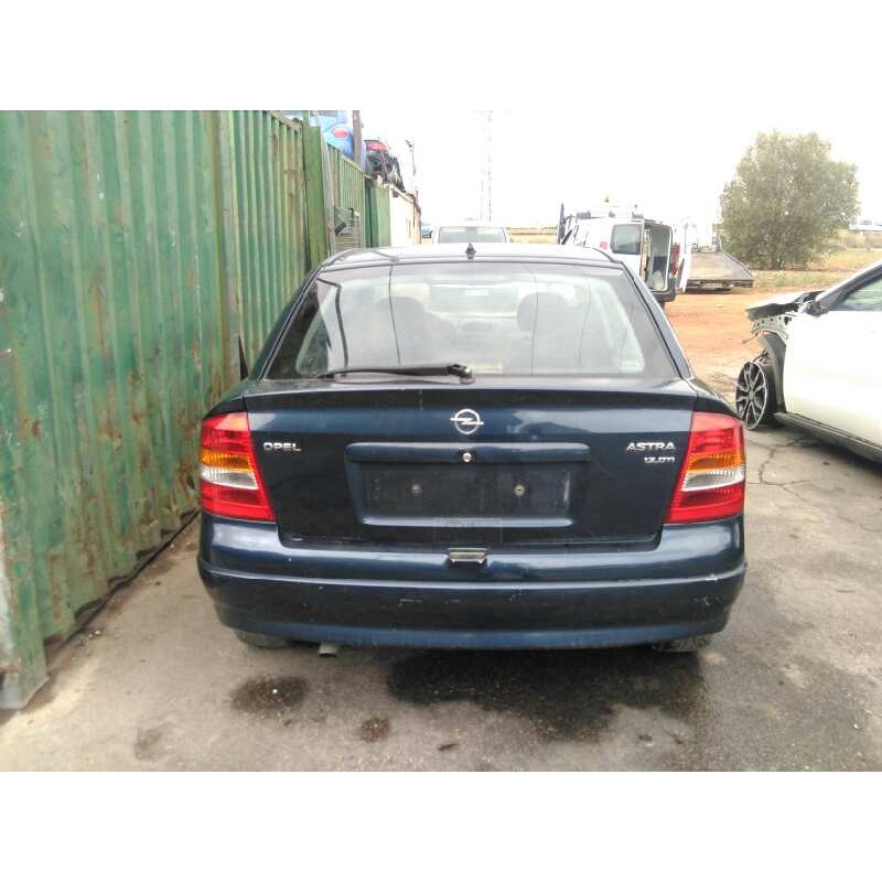 opel astra g berlina del año 2002