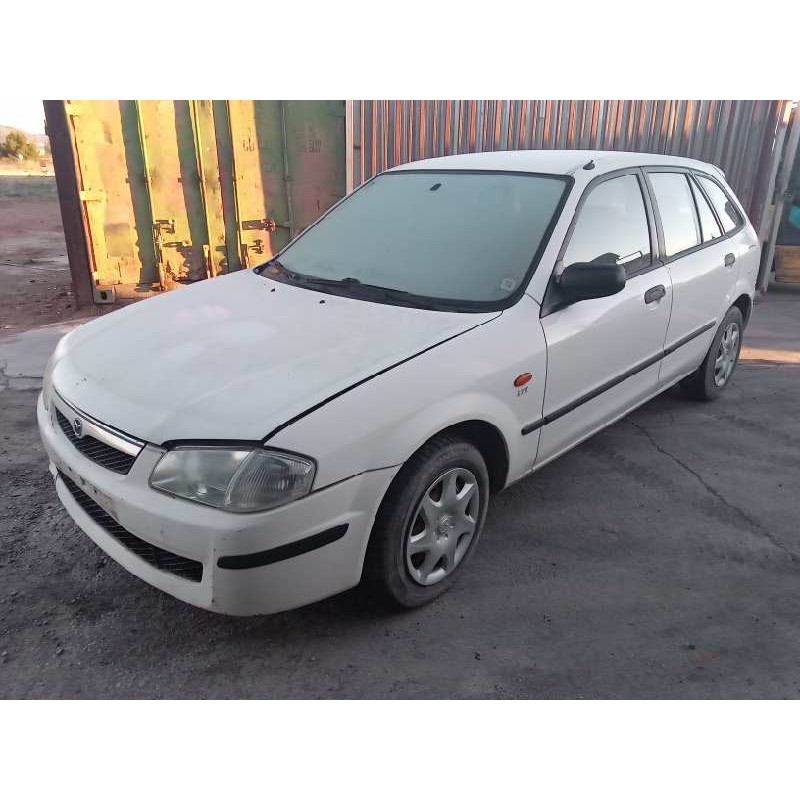 mazda 323 berlina f/s (bj) del año 1999