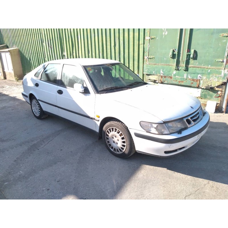 saab 9-3 berlina del año 2001