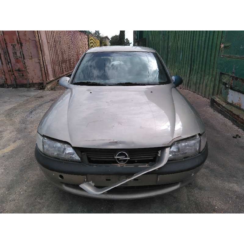 opel vectra b berlina del año 1996