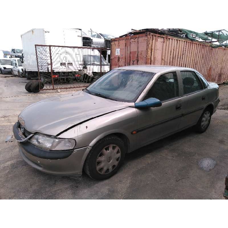 opel vectra b berlina del año 1996