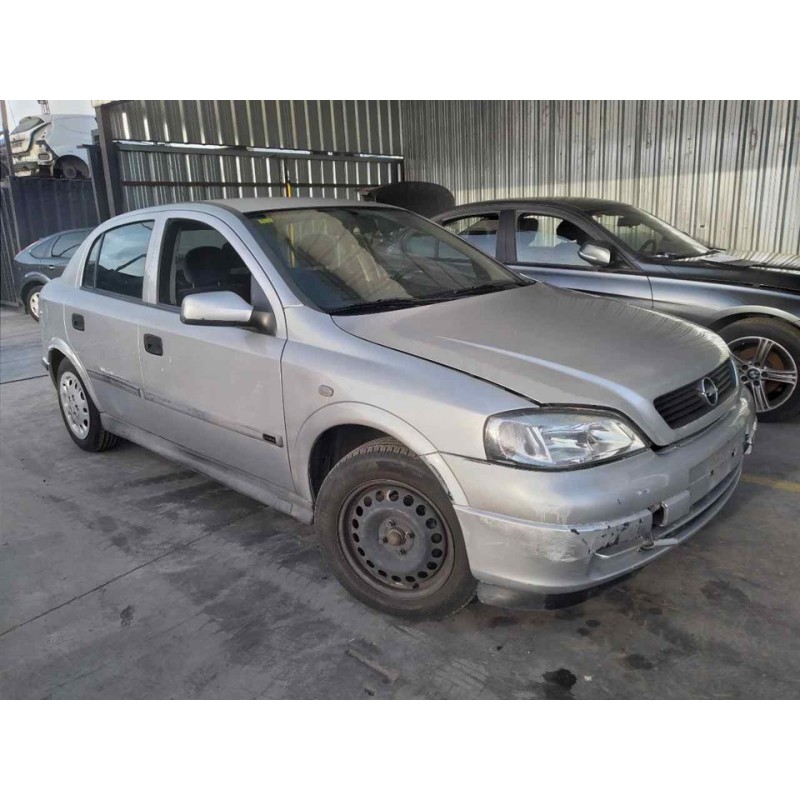 opel astra g berlina del año 2000