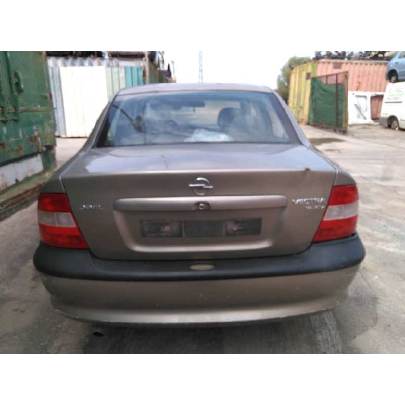 opel vectra b berlina del año 1996
