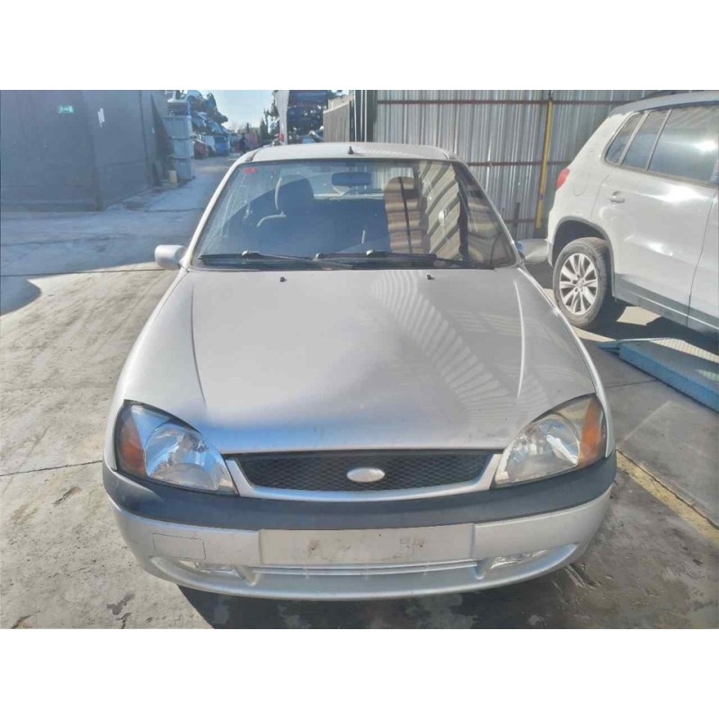 ford fiesta berlina (dx) del año 2001