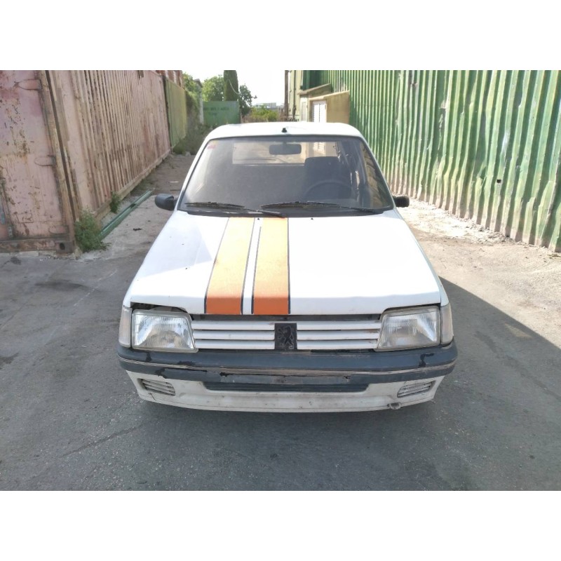 peugeot 205 berlina del año 1995