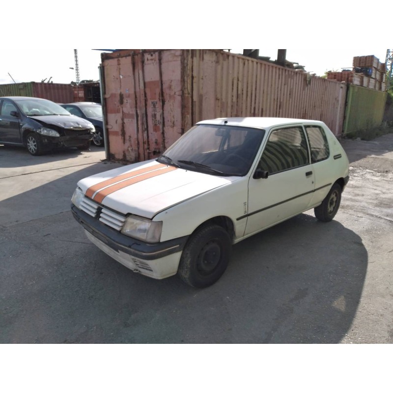 peugeot 205 berlina del año 1995