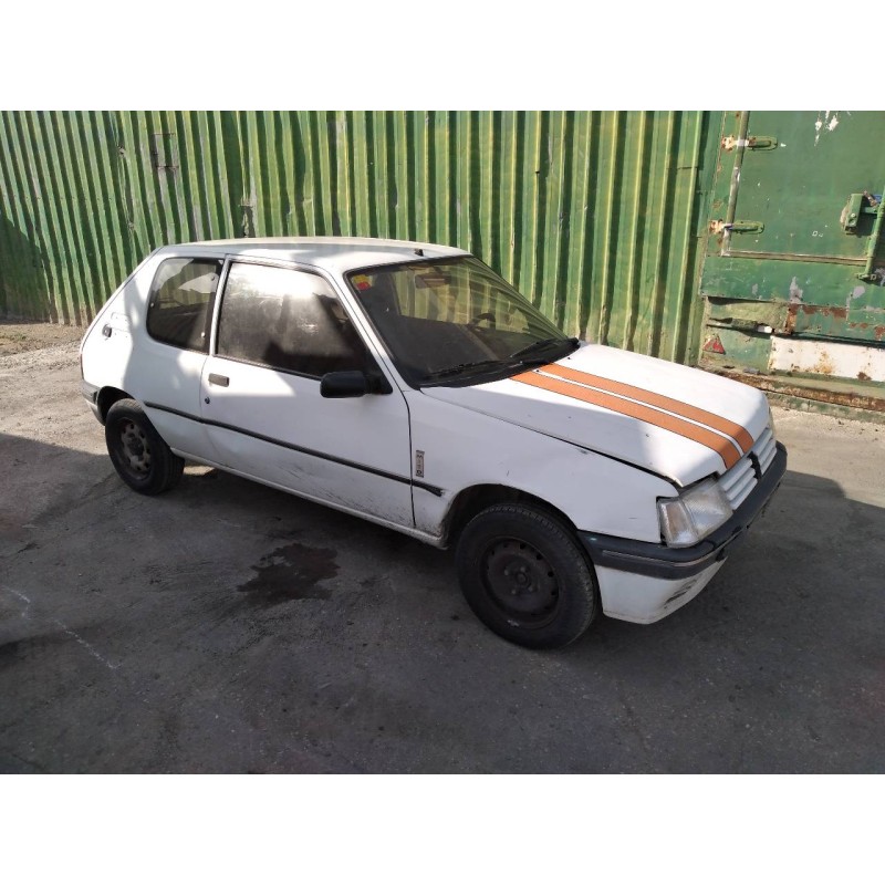 peugeot 205 berlina del año 1995