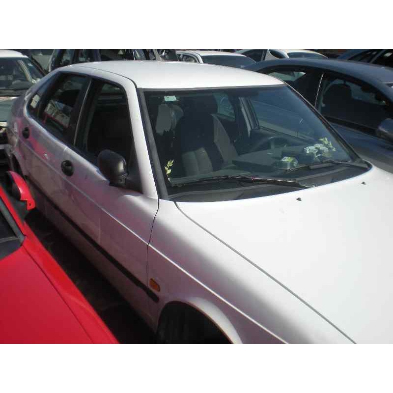 saab 9-3 berlina del año 1999