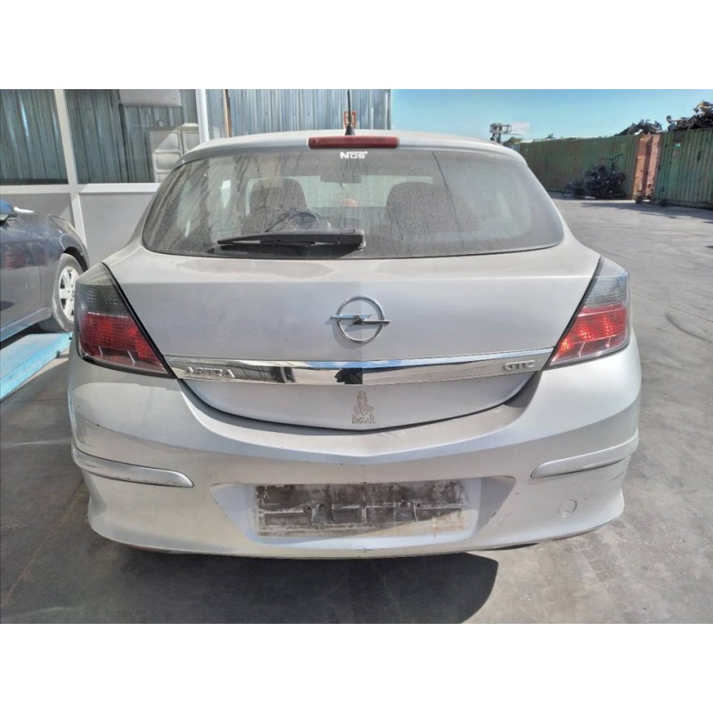 opel astra gtc del año 2005