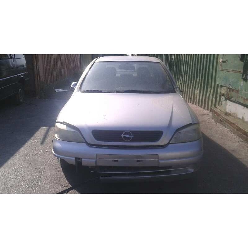 opel astra g berlina del año 2001