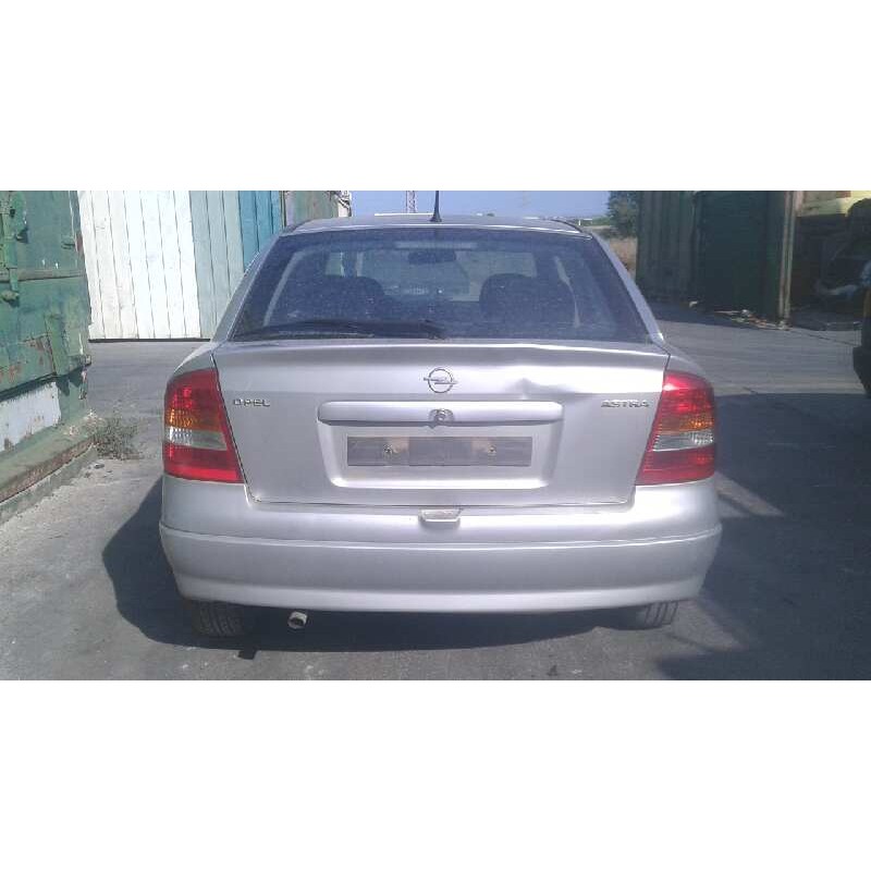 opel astra g berlina del año 2001