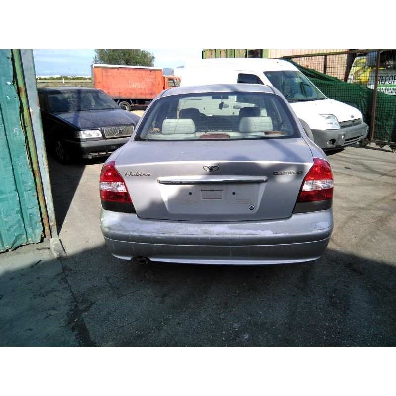 daewoo nubira berlina del año 1999