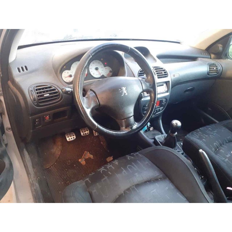 peugeot 206 berlina del año 2005
