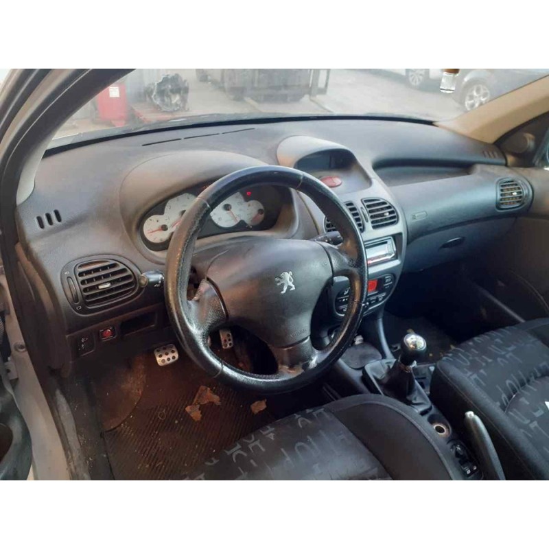 peugeot 206 berlina del año 2005