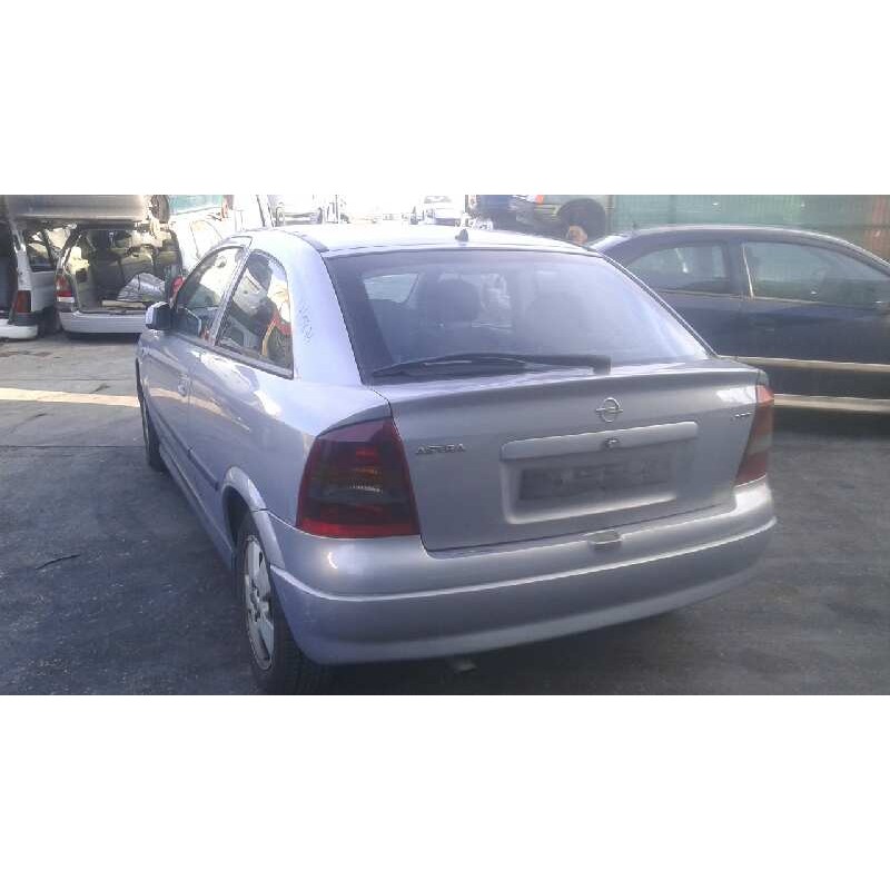 opel astra g berlina del año 2002