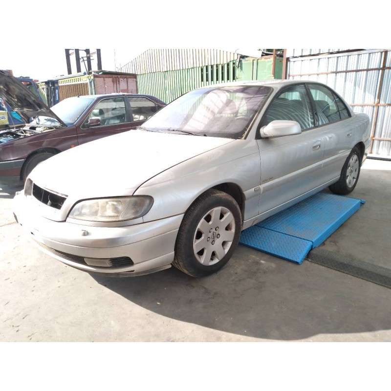 opel omega b del año 2001