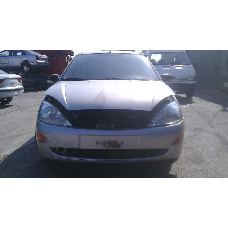 ford focus berlina (cak) del año 2001