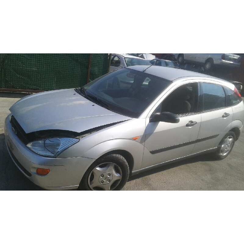 ford focus berlina (cak) del año 2001
