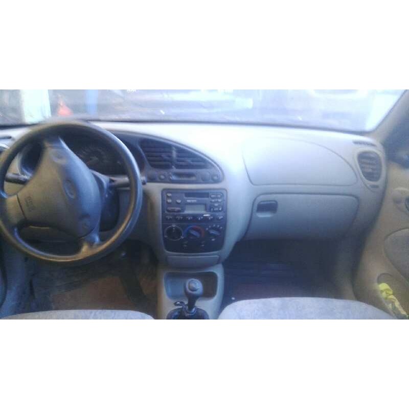 ford fiesta berlina del año 1997