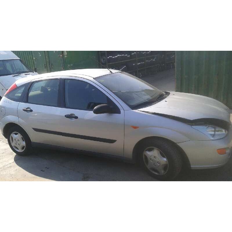 ford focus berlina (cak) del año 2001