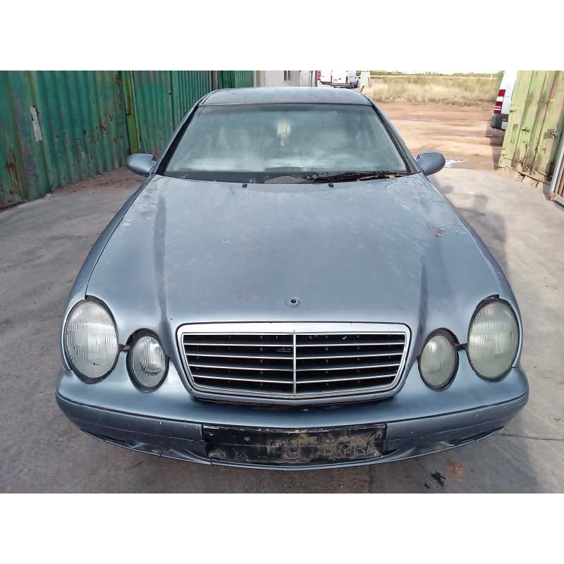 mercedes-benz clase clk (w208) coupe del año 2001