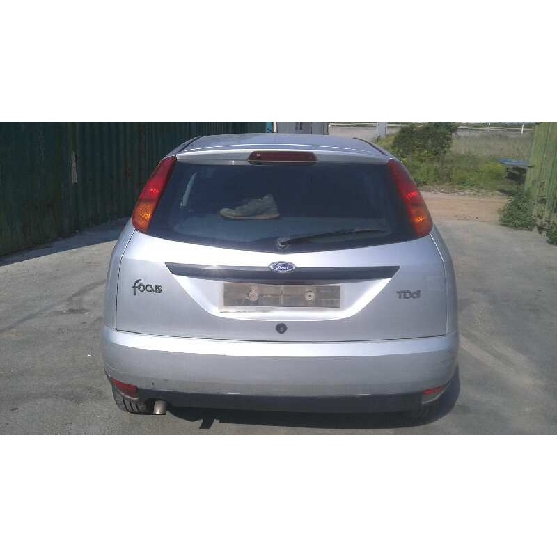 ford focus berlina (cak) del año 2001